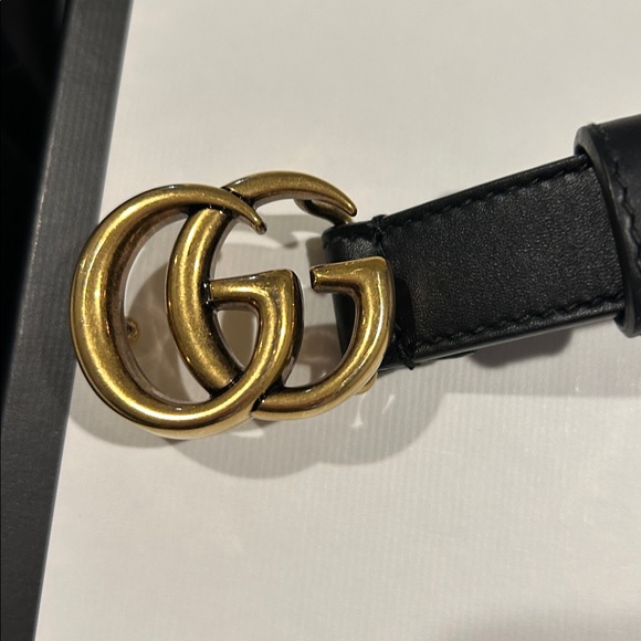 Authentic Gucci Black Leather Slim
GG Marmont Belt 409417 115/46 with Gift Box - Picture 7 of 11
